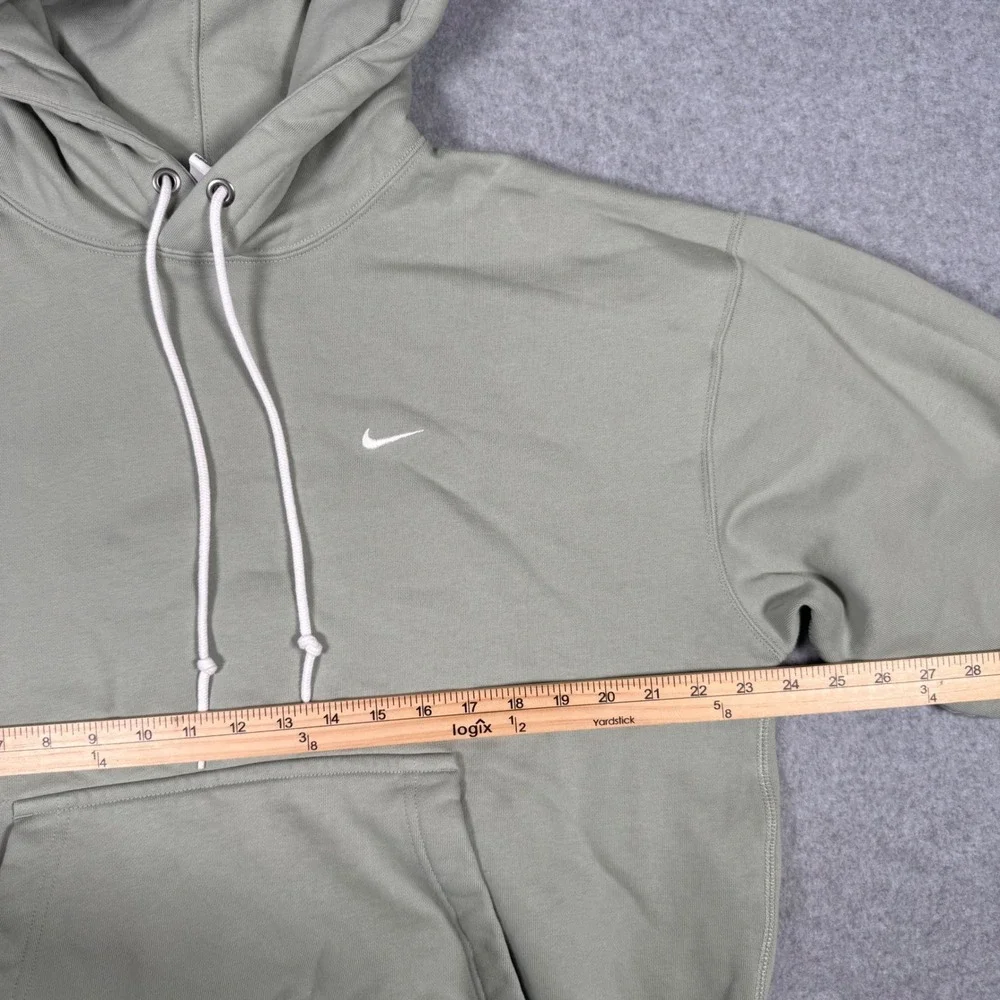 Nike solo swoosh